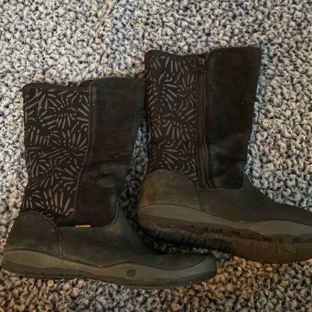 Keen youth size 6 big girls boots